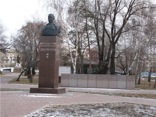 Памятник Дмитрию Карбышеву