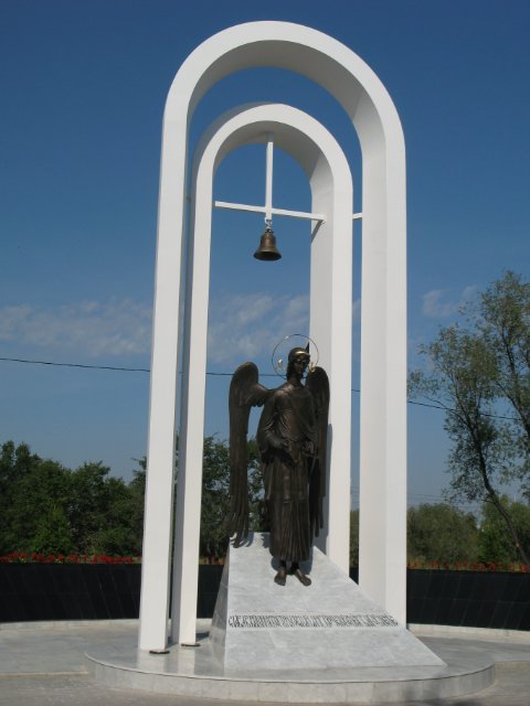Памятник героям-чернобыльцам